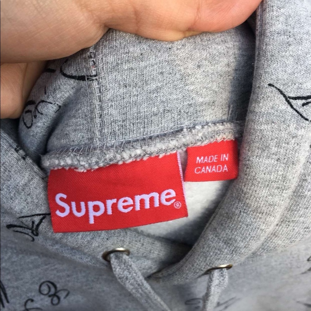 Supreme “Eat Me” Hoodie *Need gone